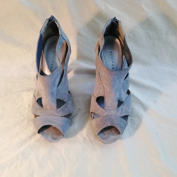 Attitude grey suede shoes size 7 - Picture 2 of 6